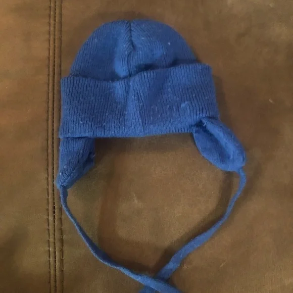 2 Toddler Toques - Picture 6 of 7